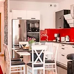 Katania Moxy Te&am Cracow Daire