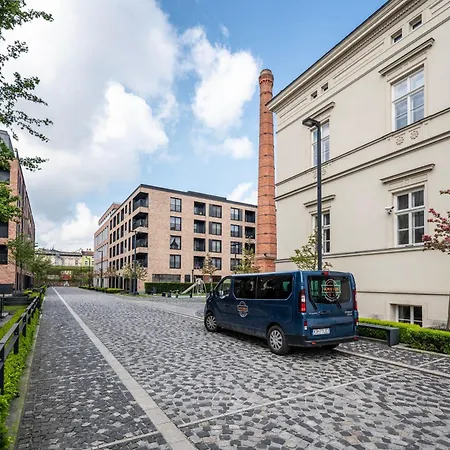 Katania Moxy Te&am Cracow