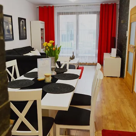 Katania Moxy Te&am Cracow *