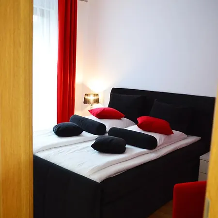 Katania Moxy Te&am Cracow *